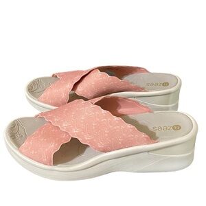 Bzees Padded Comfort Wedge Slide Sandals Scalloped Strap Women’s Size 8.…
